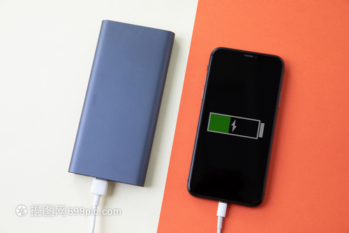 手机、充电宝与电池 移动时代的电力三角